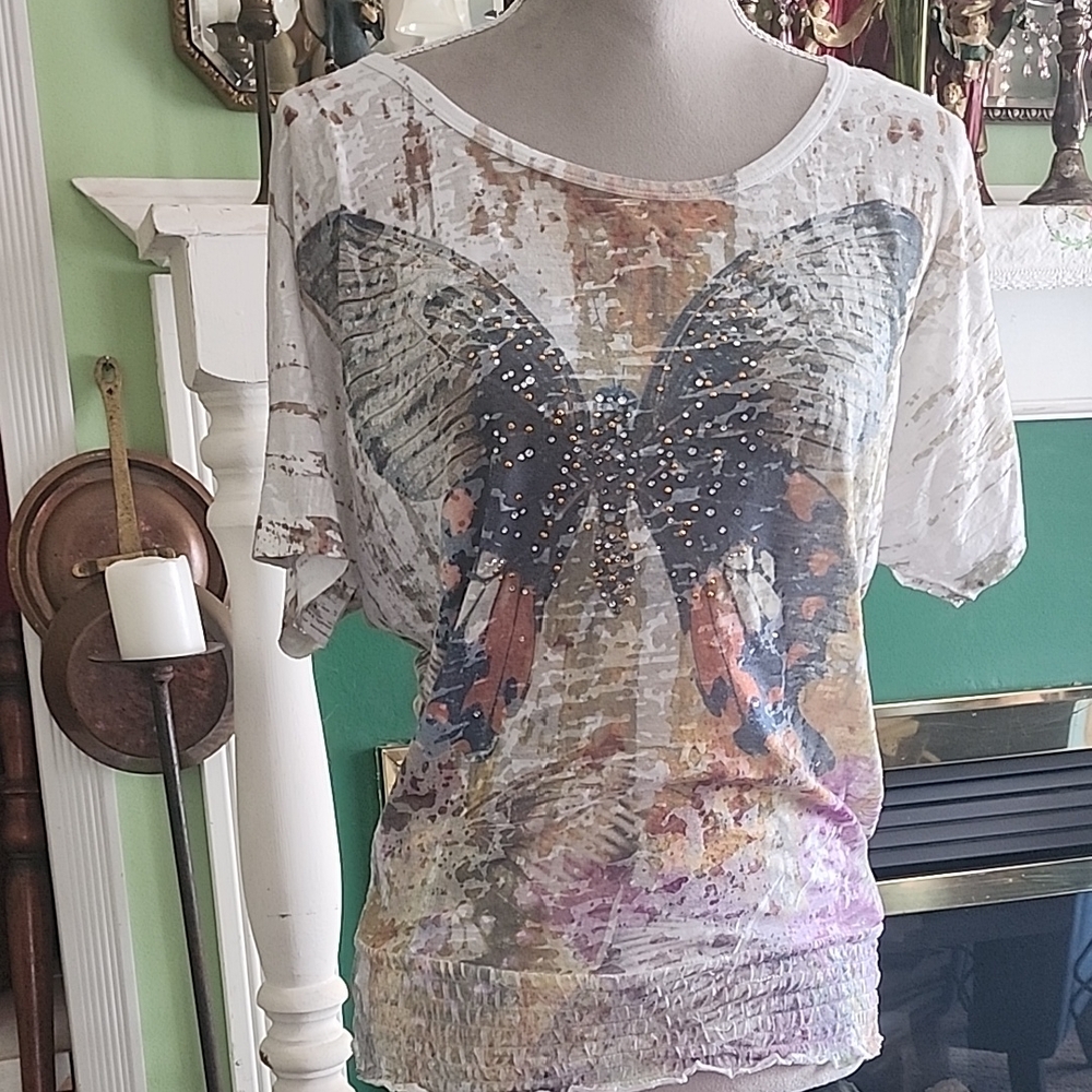 Maurices Cute Colorful Tshirt